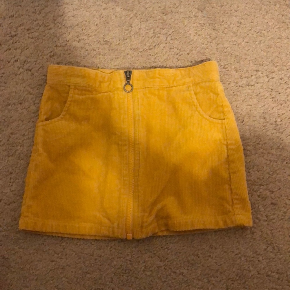 Toddler girl yellow corduroy skirt. Size 3-4 years